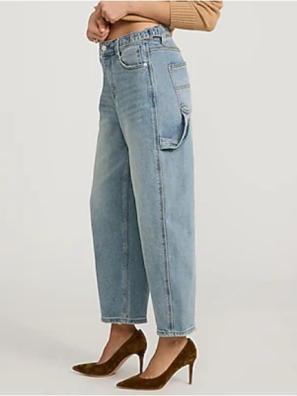 Express Mid Rise Light Wash Side Tab
Barrel Jeans.  Size 2